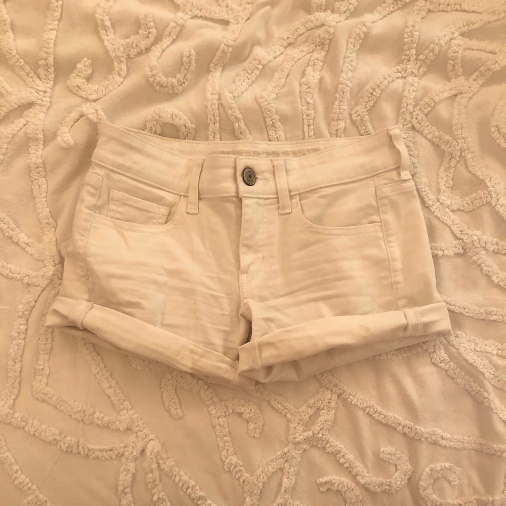 American eagle stretchy white chino shorts